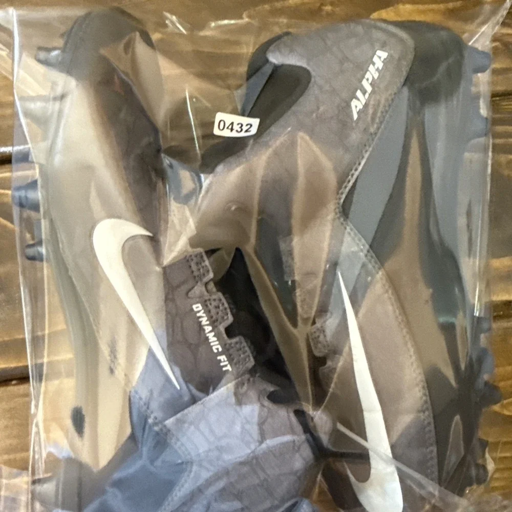 NEW Nike Mens Alpha Strike 2 3/4 TD Football Cleats‎ Gray 725227-010 Size 10.5